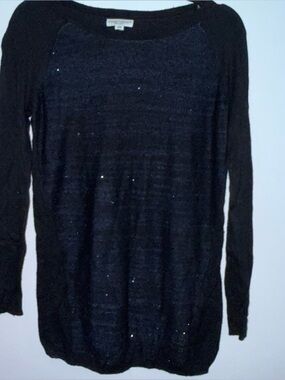 Liz Lange maternity size medium black Sweater with sequins on front
